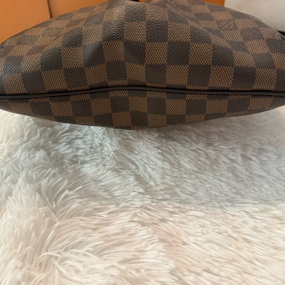 🎉HP🎉Authentic Louis Vuitton Bloomsbury Crossbody Handbag - Complete Set! - Picture 7 of 15